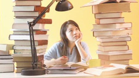 -美国本科留学费用需注...